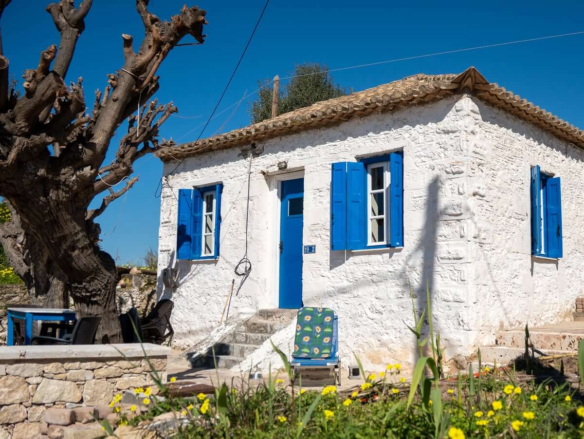 Traditionelles griechisches Steinhaus in der Mani